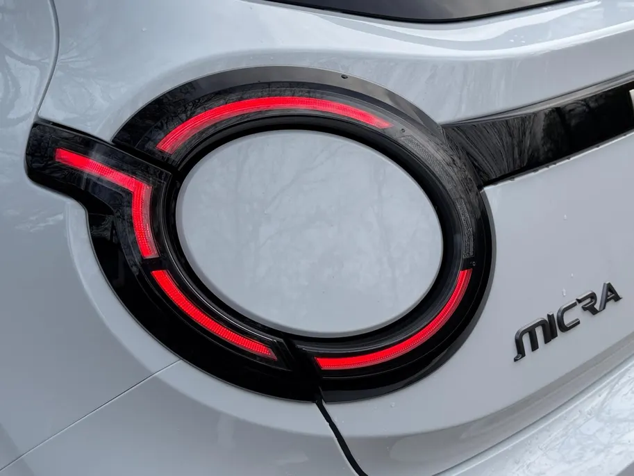 Nissan Micra ADVANCE 52 kWh Demo direct beschikbaar ,  Apple Carplay/Android Auto , stoel en stuurverwarming , navigatiesysteem full map , camera , cruise control adaptief met Stop&Go , warmtepomp