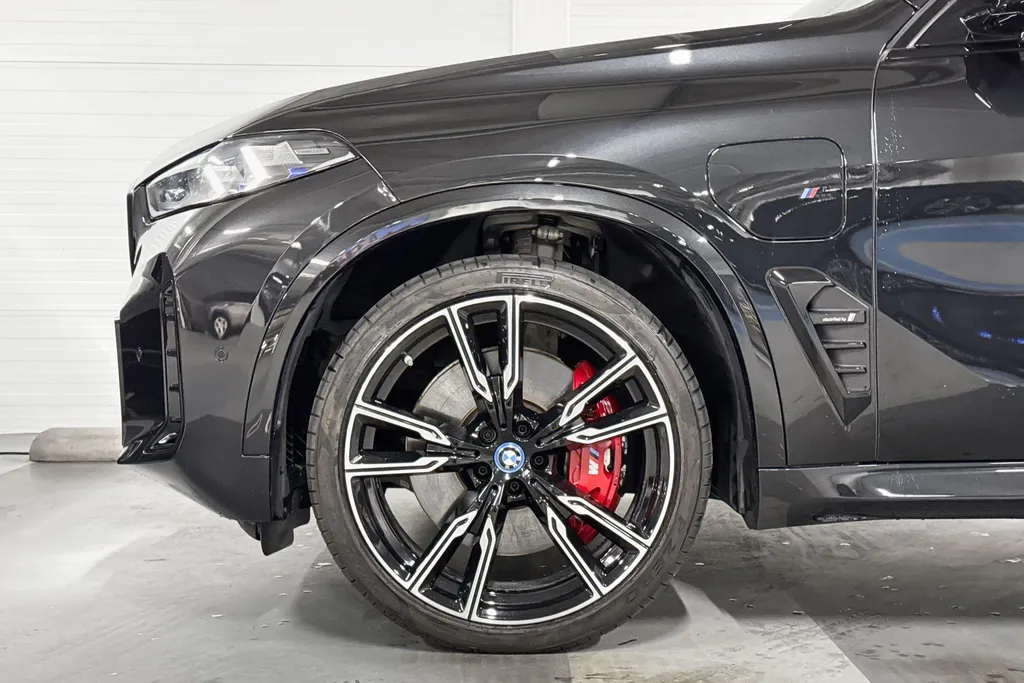 BMW X5 xDrive50e Launch Edition