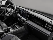 Volkswagen Tiguan 1.5 eHybrid 272pk DSG R-Line Business · Trekhaak · Panoramadak · Dodehoeksensoren · Apple/Android Car Play · Camera · Garantie t/m 23-08-2028 of 100.000km