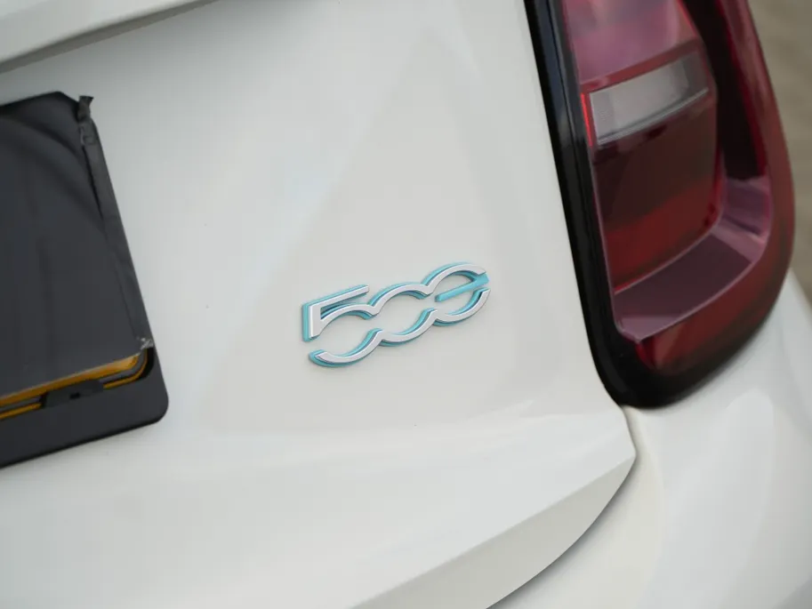 Fiat 500e La Prima by Bocelli 42 kWh | JBL | Winter | Pano | 17′ VERKOCHT