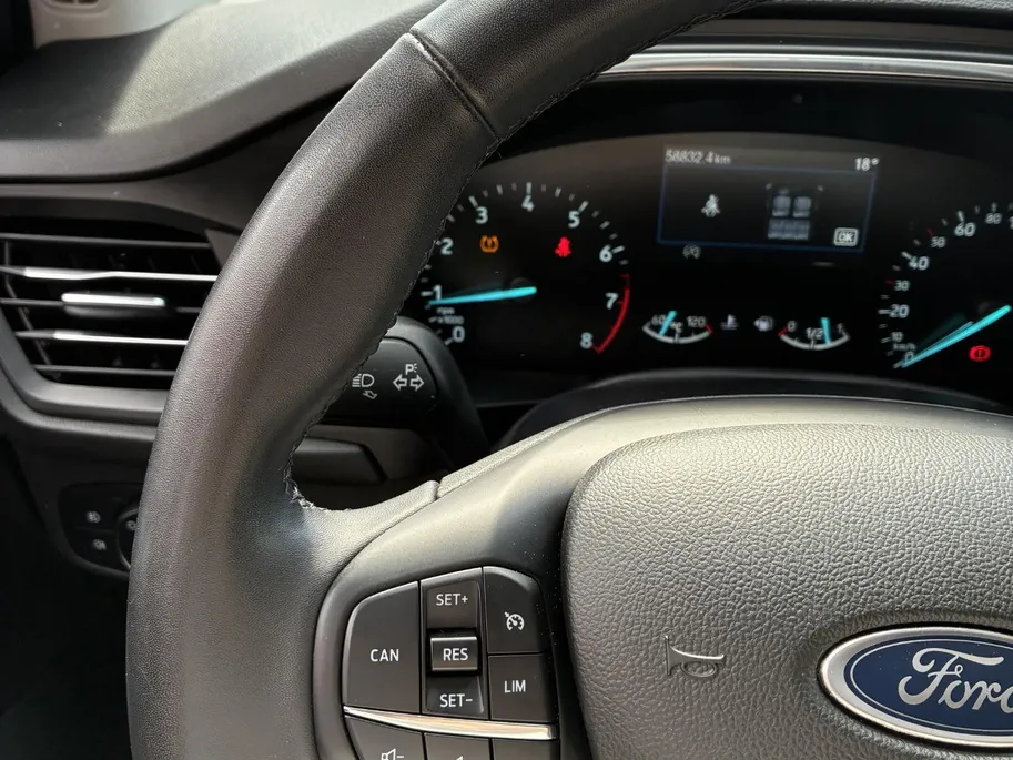 Ford Focus Wagon 1.0 EcoBoost Hybrid Titanium GROOTSCHERM, WINTERPAKKET.