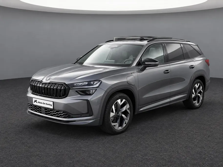 Škoda Kodiaq 1.5 TSI 204pk DSG PHEV Sportline Business · Panoramadak · Wegklapbare Trekhaak · Camera · Stoelverwarming · Eek. Voorstoel · 19'' Inch · Garantie t/m 01-07-2030 of 100.000km