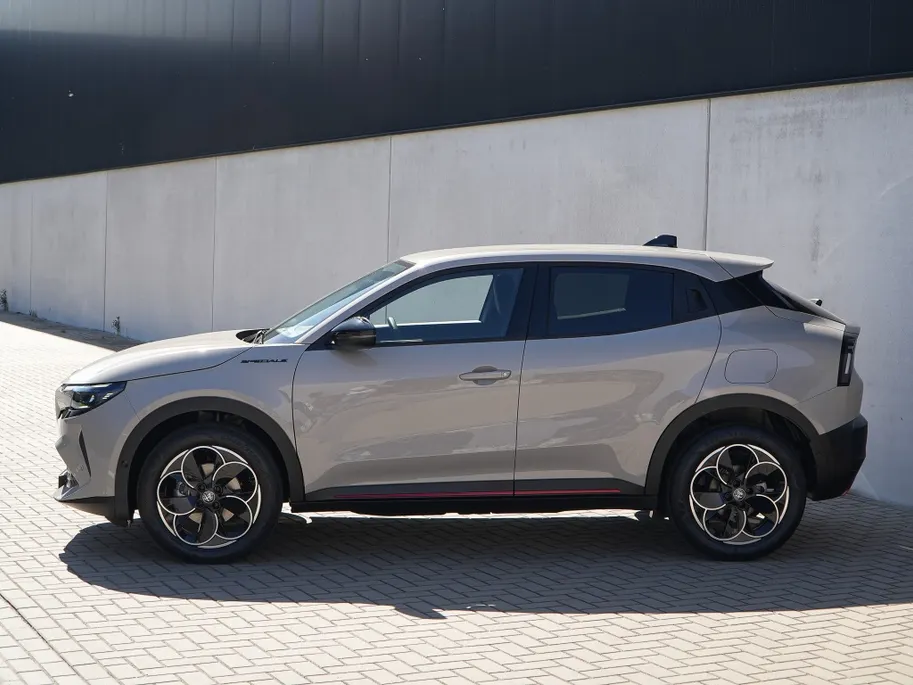 Alfa Romeo Junior Elettrica Speciale 54 kWh | Techno Pack | Warmtepomp | 18'