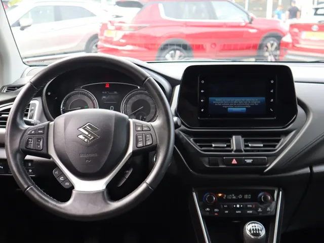 Suzuki S-Cross 1.4 BoosterJet Select Hybrid Carplay | All Seasons | Adaptive Cruise