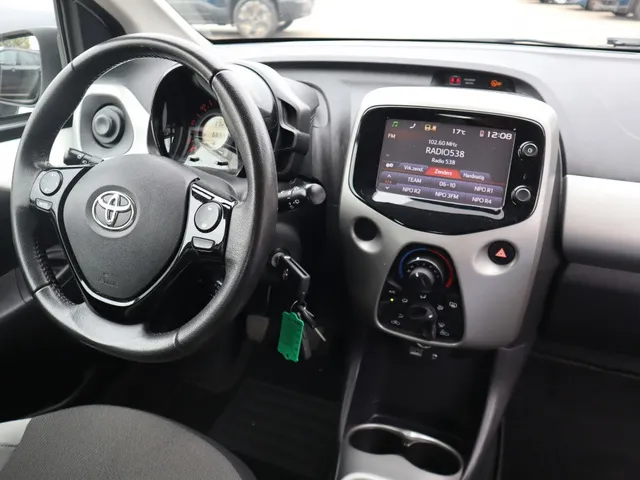 Toyota Aygo 1.0 VVT-i x-play Carplay | Camera