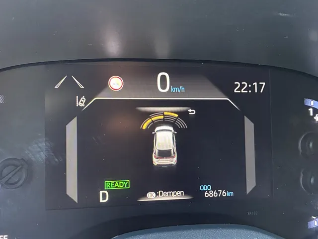 Toyota Yaris Cross 1.5 Hybrid Dynamic | Parkeersensoren V+A | Stuur en Stoelverwarm