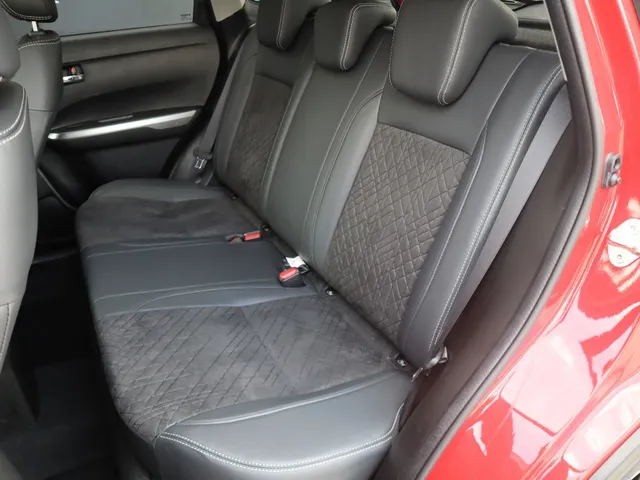Suzuki Vitara 1.4 BoosterJet Style Hybrid | Panoramadak | Carplay | All Season