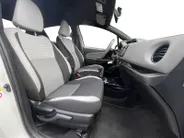 Toyota Yaris 1.0 VVT-i Trend | Bi-Tone| Climate control| Achteruitrijcamera| Snelheidsbegrenzer| Bluetooth|