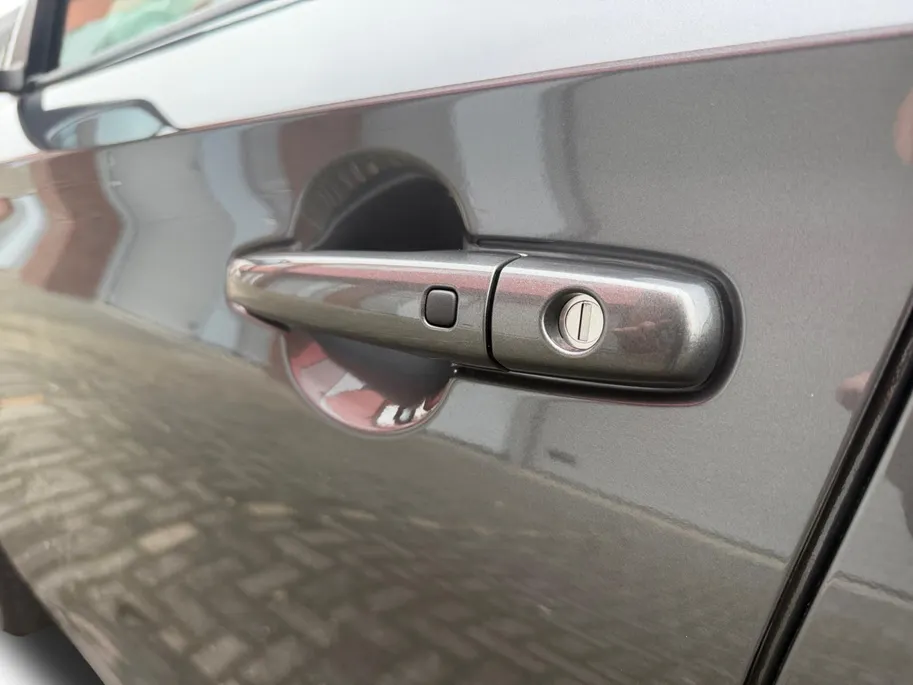 Suzuki Swift 1.2 Select Smart Hybrid 82PK | All Season banden | Navigatie | Climate Control | Adaptive Cruise Control | Achteruitrijcamera | Parkeersensoren achter | Stoelverwarming |