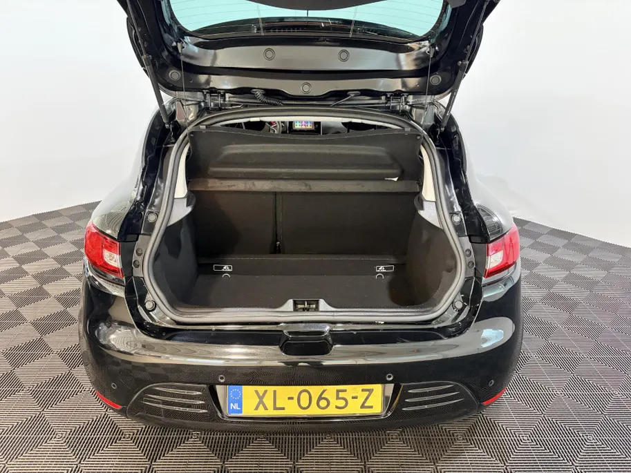 Renault Clio 90PK TCe Limited | Airco | Navi | Parkeersensoren | Cruise Control | Bluetooth | Lichtmetalen Velgen | Keyless Entry | Elektrische Ramen & Spiegels | Armsteun |