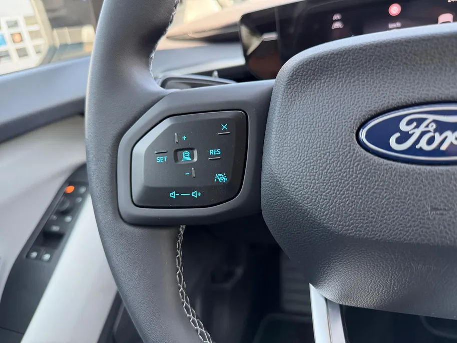 Ford Explorer Style Standard Range RWD 58 kWh | DEMO | €3.500,- Ready Set Ford Bonus | 444km WLTP rijbereik | Warmtepomp | 19' Lichtmetalen velgen | Elektrisch Verstelbare Bestuurdersstoel | Verwarmbare voorstoelen | Elektrische Achterklep |