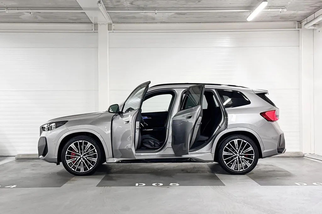 BMW iX1 xDrive30