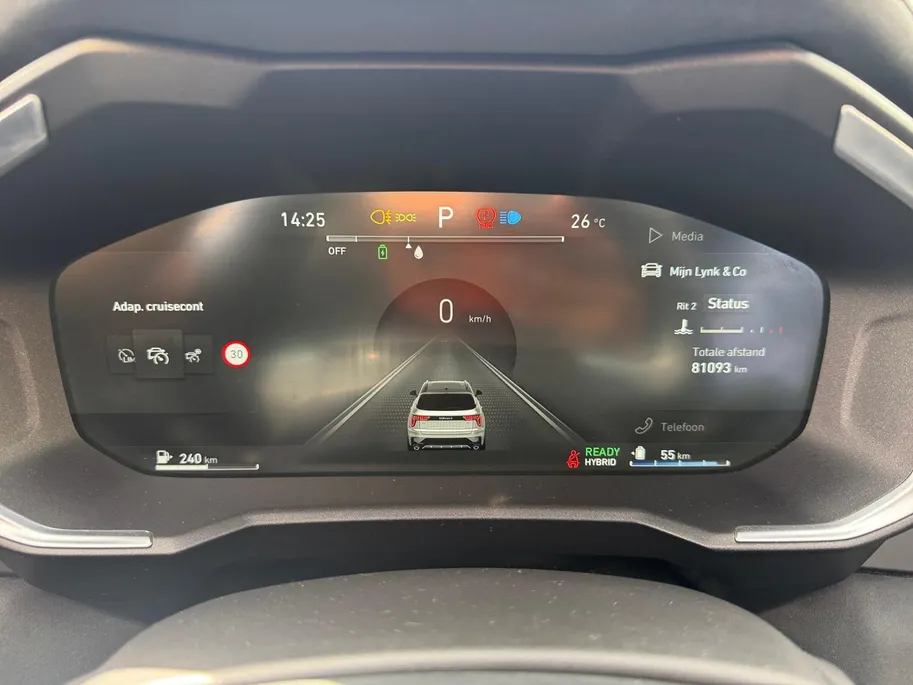 Lynk & Co 01 1.5 | Automaat | Panorama Dak | 360* Camera | Stoelverwarming | Apple Carplay/Android Auto | DAB | Climate Control | Cruise Control | Navigatie