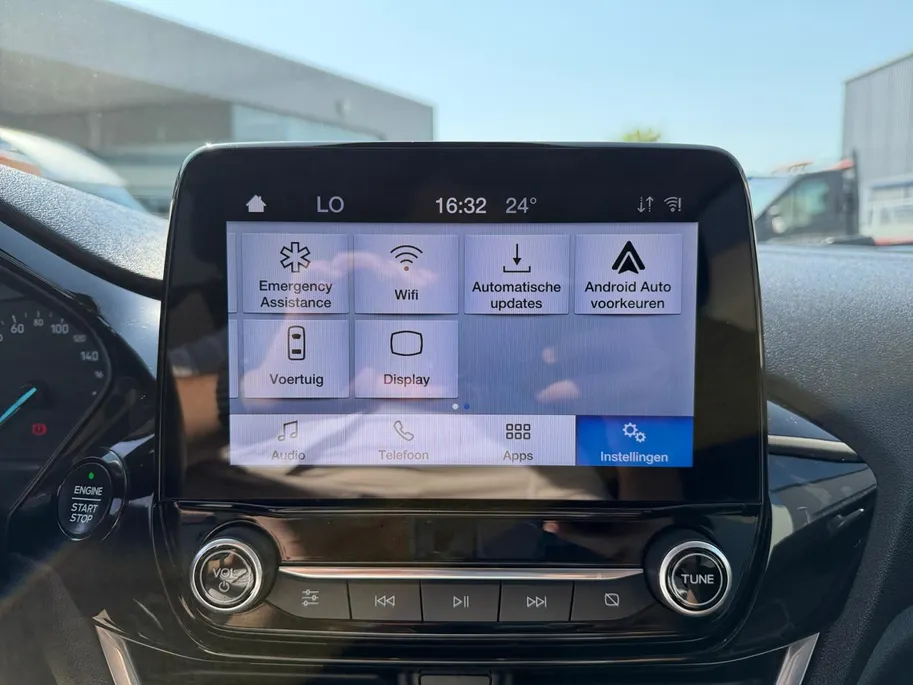 Ford Fiesta 1.0 EcoBoost Titanium | Dealer onderhouden | Winter pack | Parkeersensor achter | Apple carplay & Android auto | Navigatie via carplay | Cruise control | Elektr. inklapbare buitenspiegel | Privacy glas |