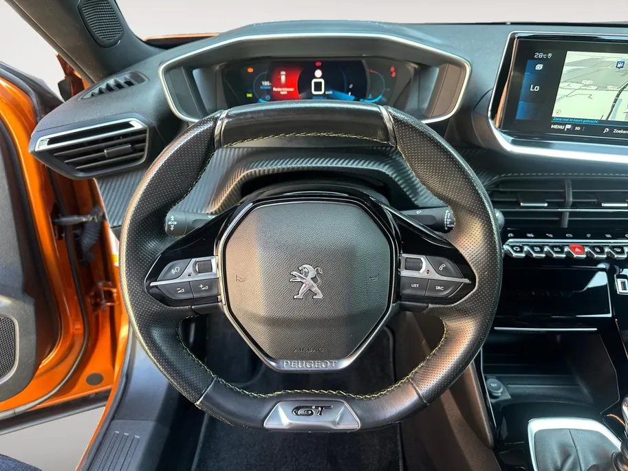Peugeot 2008 1.2 PureTech GT-Line | 360 Camera | Navigatie | Cruise & Climate Control | Apple Carplay & Android Auto | 3D Cockpit | Dodehoek Detectie | 12 Maanden BOVAG Garantie
