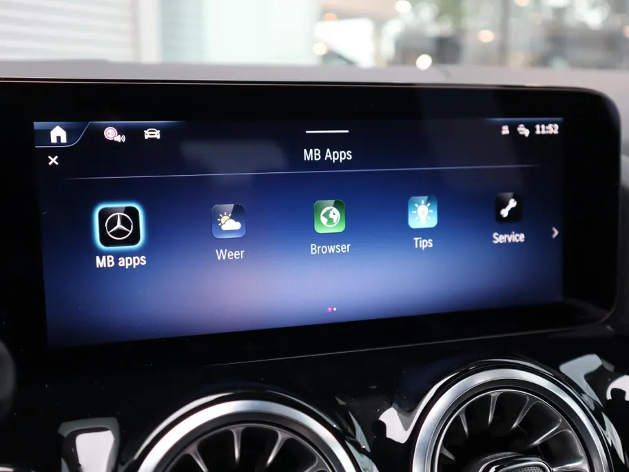 Mercedes-Benz GLA 180 AMG Line l Keyless l Achteruitrij camera l Stoelverwarming