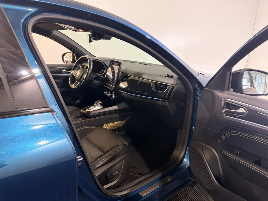 Renault Arkana 145PK E-Tech Hybrid E-Tech Engineered Automaat | 1e eigenaar | Navi | Camera | Parkeersensoren | Apple CarPlay/Android Auto | Lichtmetalen Velgen | Achterspoiler | Cruise Control | Armsteun | Elektrisch verstelbare stoelen |