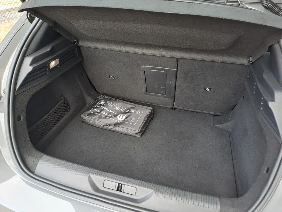Peugeot 308 1.2 PureTech AUTOMAAT Active Pack Business | Adaptieve Cruise | Climate | Stoelverwarming | Apple Carplay/Android Auto