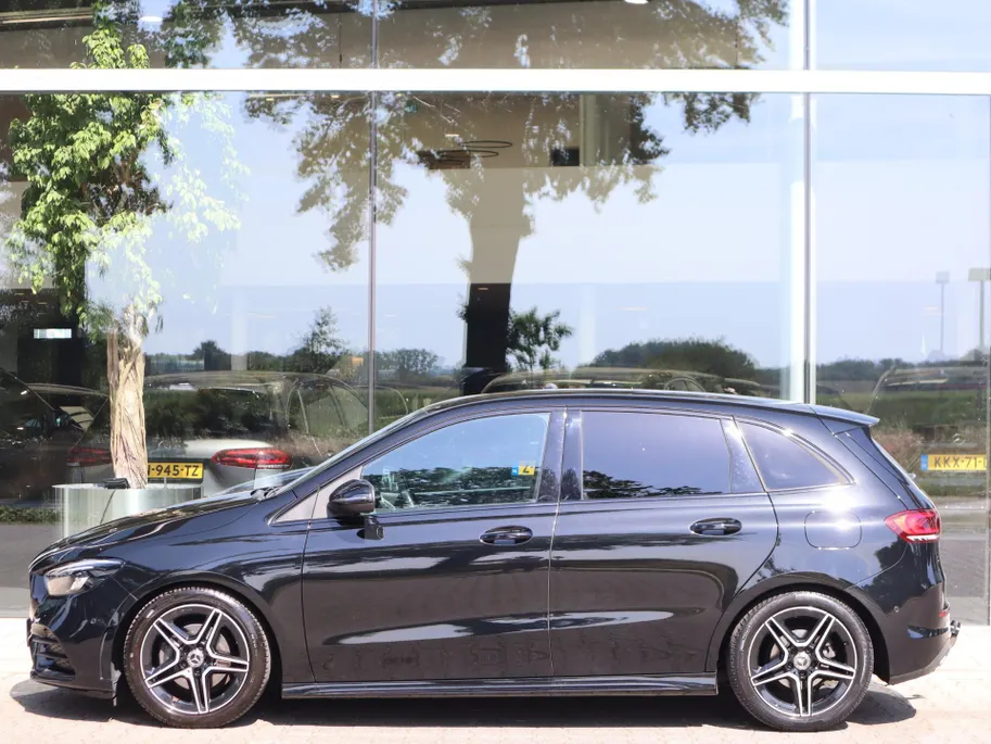 Mercedes-Benz B-Klasse 180 Business Solution AMG l Stoelverwarming l Ambiente verlichting l Achteruitrij camera