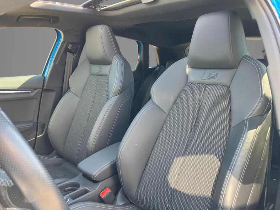 Audi A3 Sportback 45 TFSIe 245pk S edition Competition · Panoramadak · Camera · Massage functie · Apple/Android Car Play · Adaptive Cruise Control · Elektrisch verstelbare stoelverstelling · Stoelverwarming ·