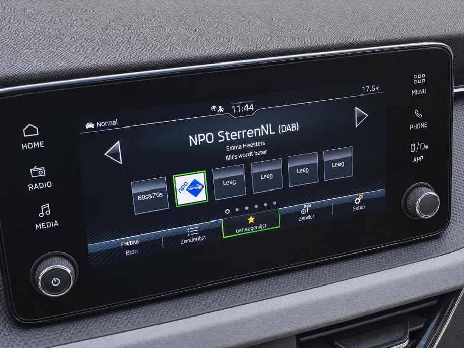 Škoda Scala 1.0TSI/115PK Business Edition · Apple/Android Car Play · Camera + Parkeersensoren · Keyless · Garantie t/m 02-05-2028 of 100000km.