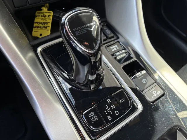 Mitsubishi Eclipse Cross 2.4i PHEV Intense+ | Trekhaak | Navigatie