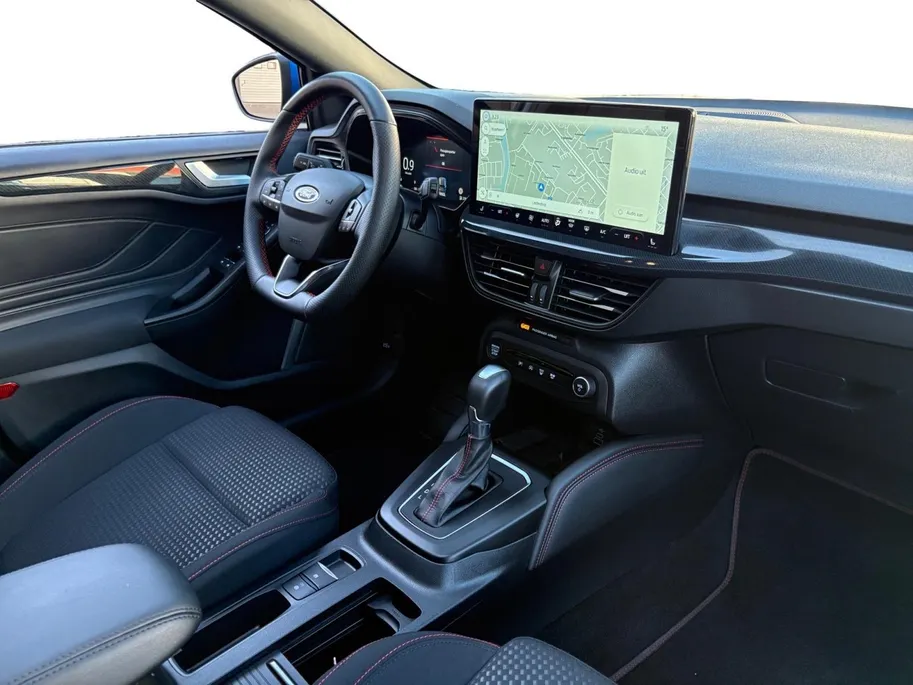 Ford Focus Wagon 1.0 EcoBoost Hybrid ST Line Style | Navigatie | Panorama Dak | Stoel/Stuur/Voorruitverwarming | Apple Carplay / Android Auto | Panorama Dak | Adaptieve Cruise Control | Lichtmetalen Velgen |