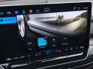 Volkswagen Golf 1.5eTSI/150PK R-Line · Navigatie · Trekhaak · Apple/Android Car Play · Dodehoeksensoren · Stoelverwarming ·  Garantie t/m 08-01-2031 of 100000km.