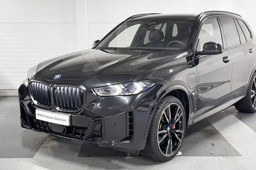 BMW X5 xDrive50e Launch Edition