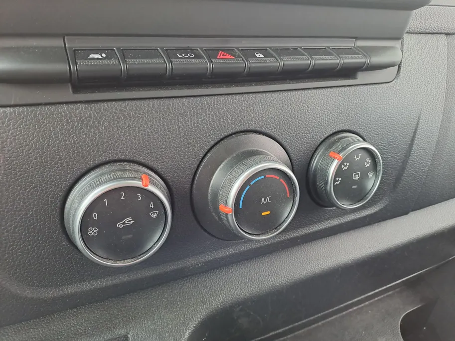 Nissan Interstar 2.3 dCi L2H2 N-Connecta | Dubbele Cabine | Camera | Airco | Trekhaak | Navigatie | Apple Carplay/Android Auto | Cruise Control