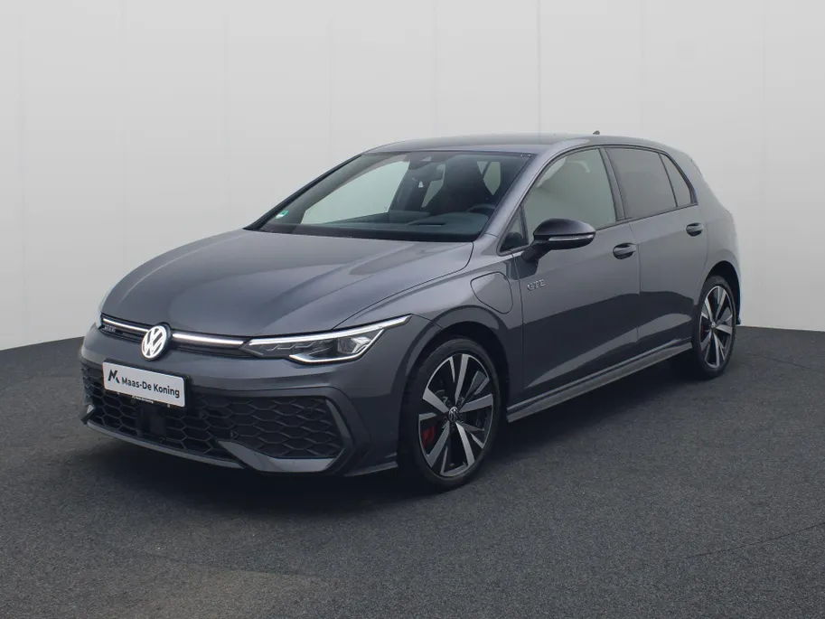 Volkswagen Golf 1.5eHybrid 200kW/272PK GTE · Navigatie · Apple/Android Car Play · Camera + Parkeersensoren · Garantie t/m 13-05-2030 of 100000km