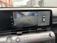 Hyundai Kona 1.6 GDI HEV Premium Sky | Schuif-kanteldak| Stoelverwarming/koeling| Lederen bekleding| Bose| Elektrische stoelen met geheugen| BOM VOL OPTIES
