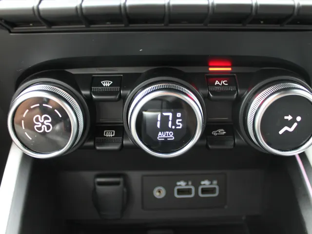 Renault Clio 1.6 E-Tech Full Hybrid 145 techno | Navigatie | Dode hoek melding | Cruise | Climat Control