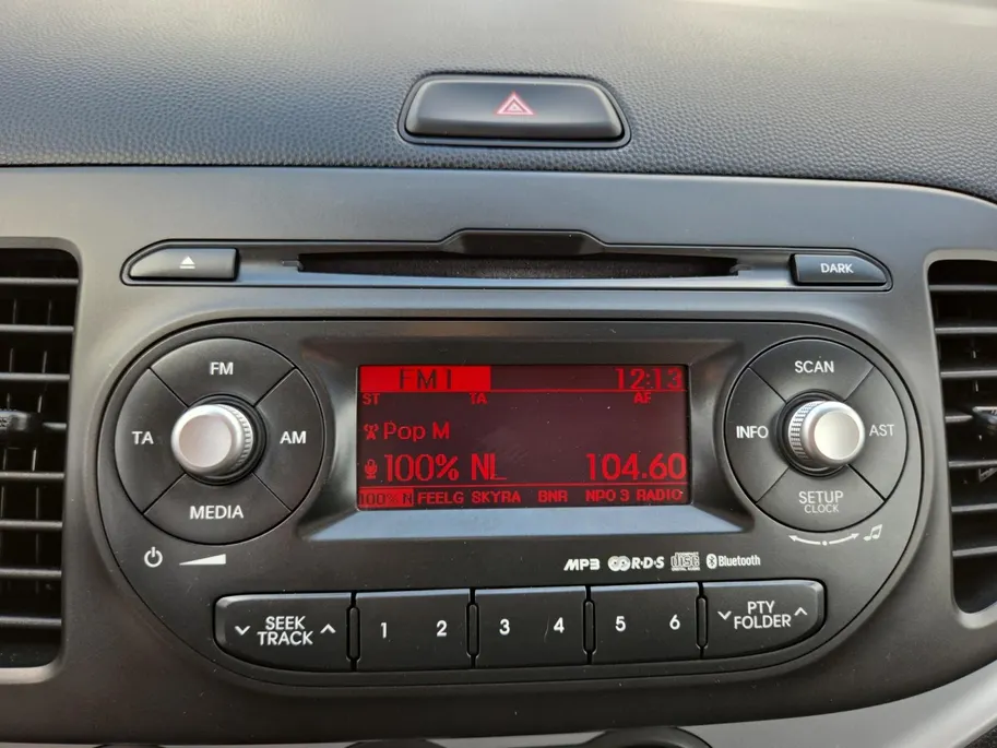 Kia Picanto 1.0 CVVT ComfortLine | Unieke kilometerstand NAP | Parkeersensoren | 100% onderhouden | 12 maanden Bovag Garantie |