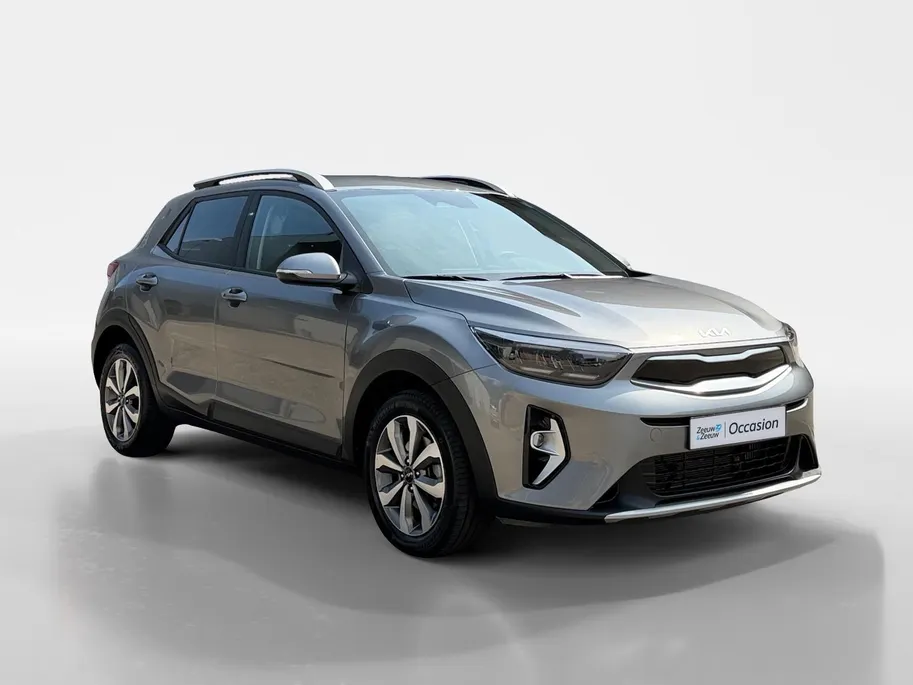 Kia Stonic 1.0 T-GDi MHEV DynamicPlusLine | Apple Carplay / Android Auto | Navigatiesysteem | Stoel + Stuurverwarming | Licht + Regensensor | Parkeersensoren + Camera Achter | Cruise Control | 16' Lichtmetalen Velgen