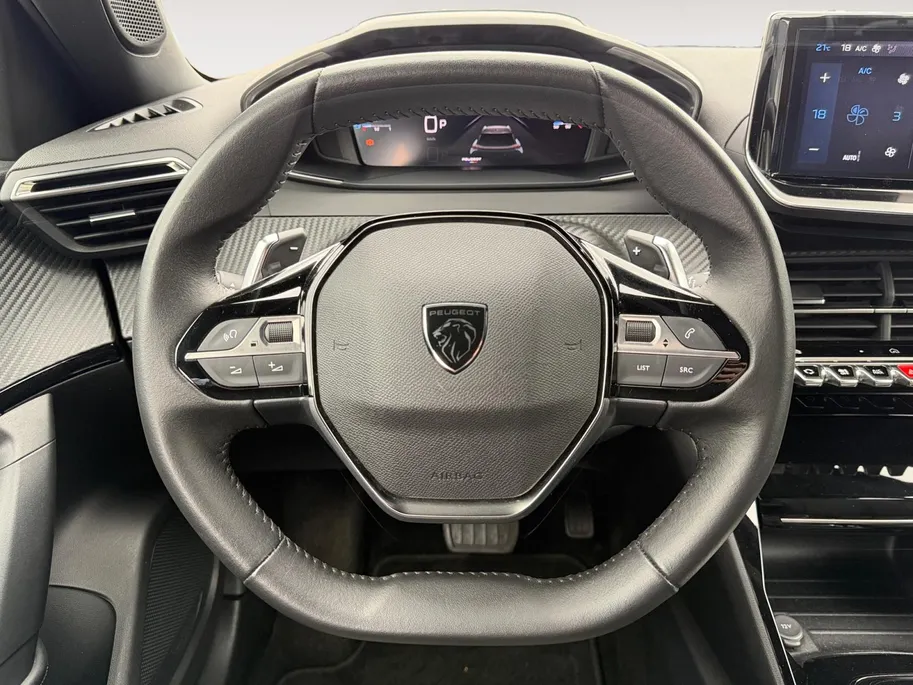Peugeot 2008 1.2 PureTech 130 Allure | Automaat | Parkeersensoren voor en achter | Acteruitrijcamera | Apple carplay & Android auto | Cruise control | Navigatie | Trekhaak | Bovag garantie |