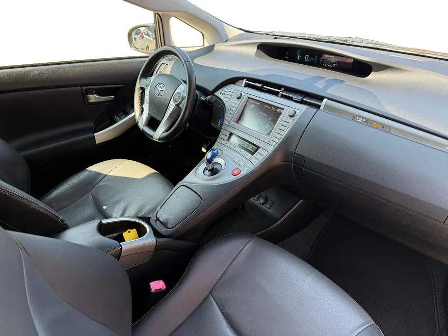 Toyota Prius 1.8 Plug-in Executive Business | 1ste eigenaar! | Volledig dealeronderhouden | NL Auto | Cruise Control | Achteruitrijcamera |