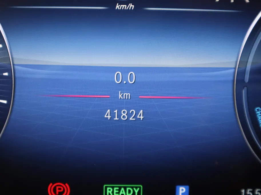 Mercedes-Benz GLC 300e 4MATIC Luxury Line