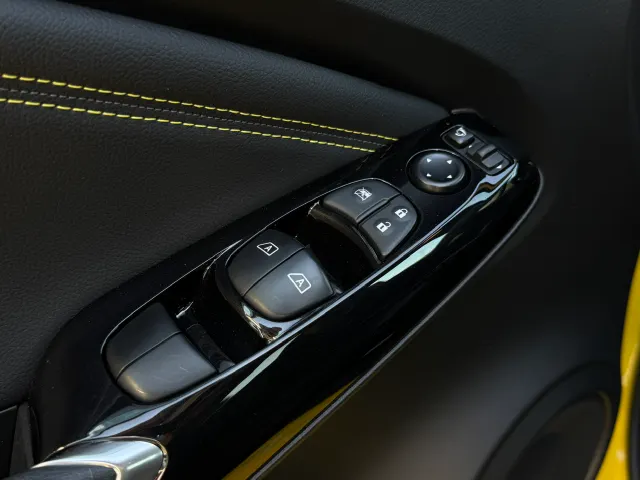 Nissan Juke Hybrid 143pk N-Sport | Navigatie | 360-Camera | App Connect | ACC | Cold Pack | Keyless