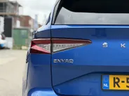 Škoda Enyaq iV 80 | Elektrisch verstelbare stoelen incl. geheugenfunctie | Stoel- en stuurverwarming | Elektrisch bedienbare achterklep | Lederen bekleding | Achteruitrijcamera | Parkeersensoren voor- en achter | Apple/Android Carplay