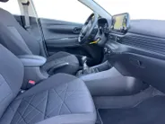 Hyundai Bayon 1.0 T-GDI Comfort | Navigatie | Apple Carplay & Android Auto | Achteruitrijcamera | Cruise control | Parkeersensoren achter | Lichtmetalen velgen |