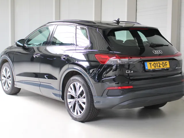 Audi Q4 e-tron 40 Advanced edition 77 kWh Navigatie | Climate Control | Adaptieve Cruise Control | Camera | Stoelverwarming | 96% SoH