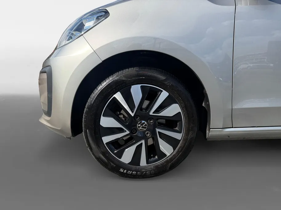 Volkswagen up! 1.0 | Camera | Parkeersensoren | Climate Control | Cruise Control | DAB | Stuurbediening | Bluetooth | Goed Onderhouden