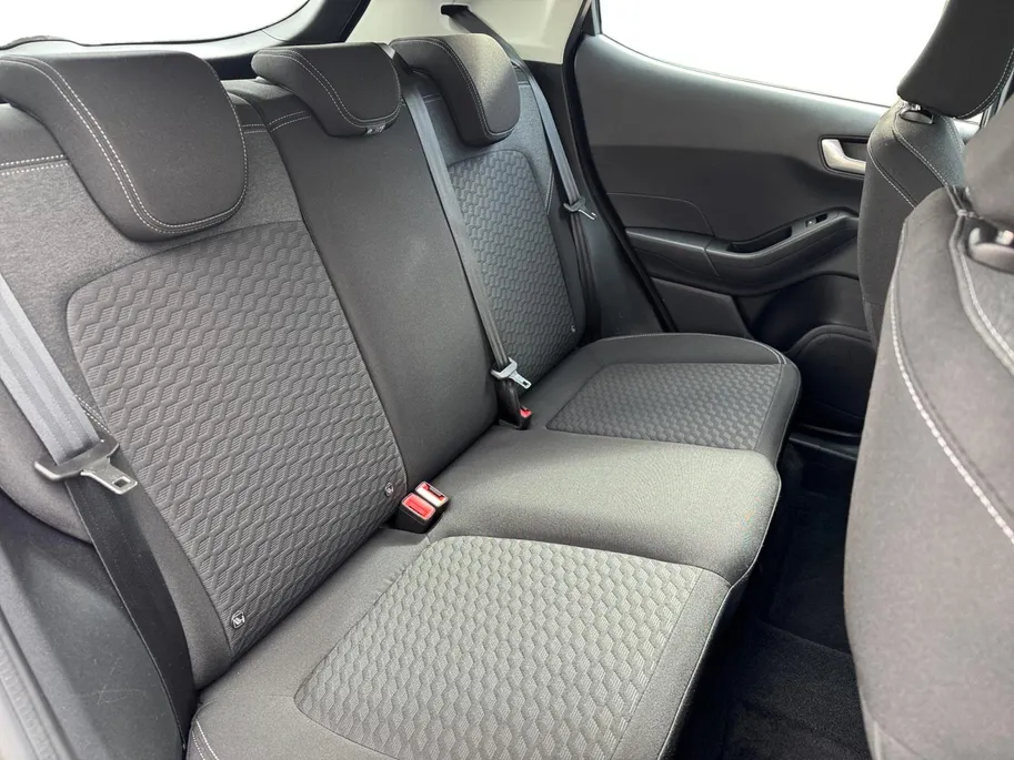 Ford Fiesta 1.0 EcoBoost Hybrid Titanium | NL auto | Dealer onderhouden | Winter pack | Apple carplay & Android auto | Navigatie via carplay | Parkeersensor achter | Cruise control | Bovag garantie |