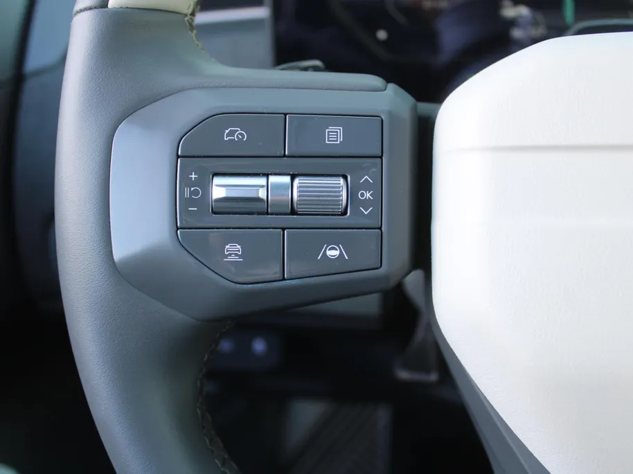 Kia EV3 GT-Line 81.4 kWh | Stuur-/stoelverwarming | Schuifdak | Camera | Dodehoek detectie | Elek. stoelverstelling | 19' LM | LED | Telefoonlader |