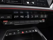 Audi A3 Allstreet Advanced edition 40 TFSI e 204 PK · Lederen bekleding · Comfortsleutel · 18' LM Velgen · Assist. Driving + Parking plus