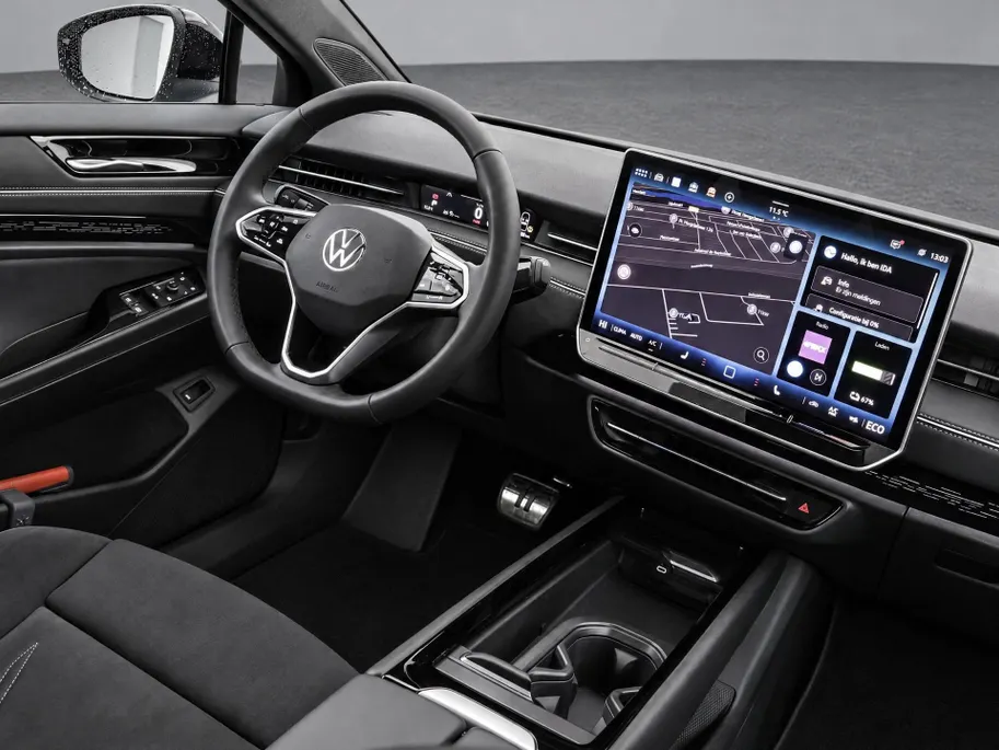 Volkswagen ID.7 Pro Business 286pk 77 kWh · SOH 97,2% · 360 Camera · Head-Up · Alarm · Elek. Trekhaak · Keyless · Elek. Voorstoelen · 20'' Inch · Gratis onderhoud & APK t/m 30-01-2030 · EXTRA INRUILKORTING ·