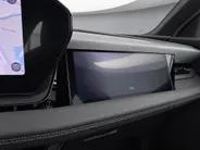 Audi Q6 e-tron S edition 83 kWh 252 PK · Adaptieve luchtvering · Glazen panoramadak · Trekhaak elek. wegklapbaar
