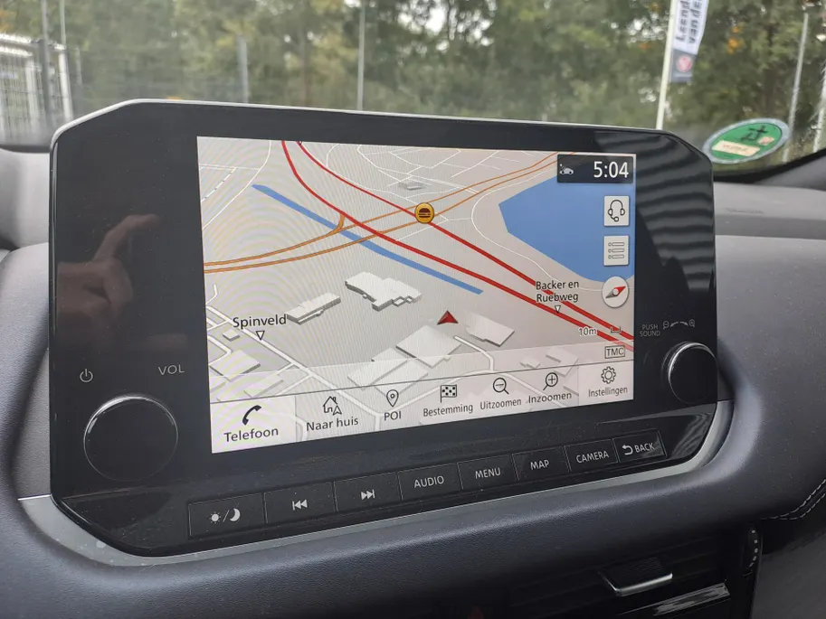 Nissan QASHQAI 1.3 MHEV Xtronic Tekna Plus | Panorama Dak | Dodehoekdetectie | Automaat | Trekhaak | Navigatie | 360 Camera | Head-up display | stuur verwarmd | Voorstoelen verwarmd | Leer | BOSE | Verwarmde voorruit