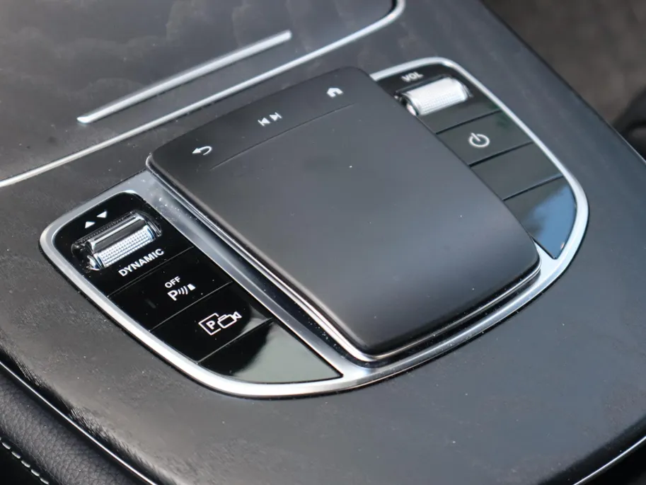 Mercedes-Benz E-Klasse 300 e Business Solution AMG l Keyless l Achteruitrij camera l Stoelverwarming l Dodehoekassistand